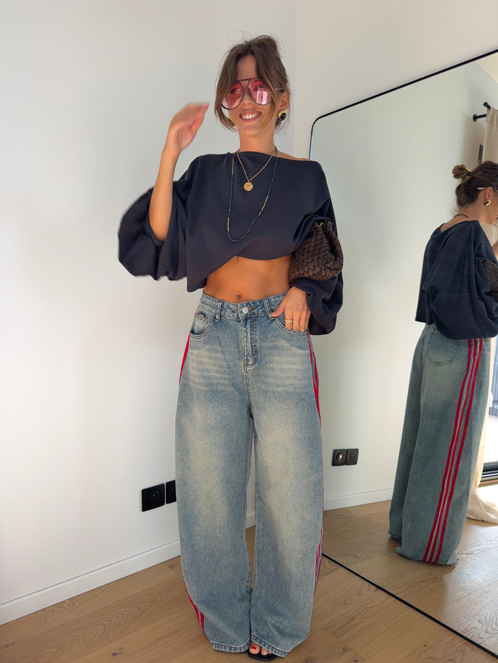 Jeans à bandes rouges